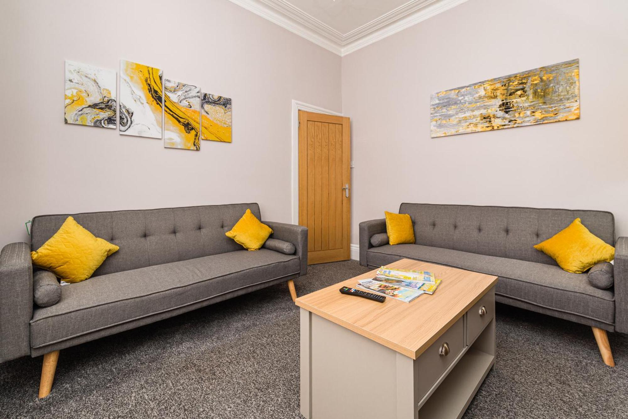 Holiday home Carnarvon House - Wi-fi & Parking Contractors Preston (Lancashire)